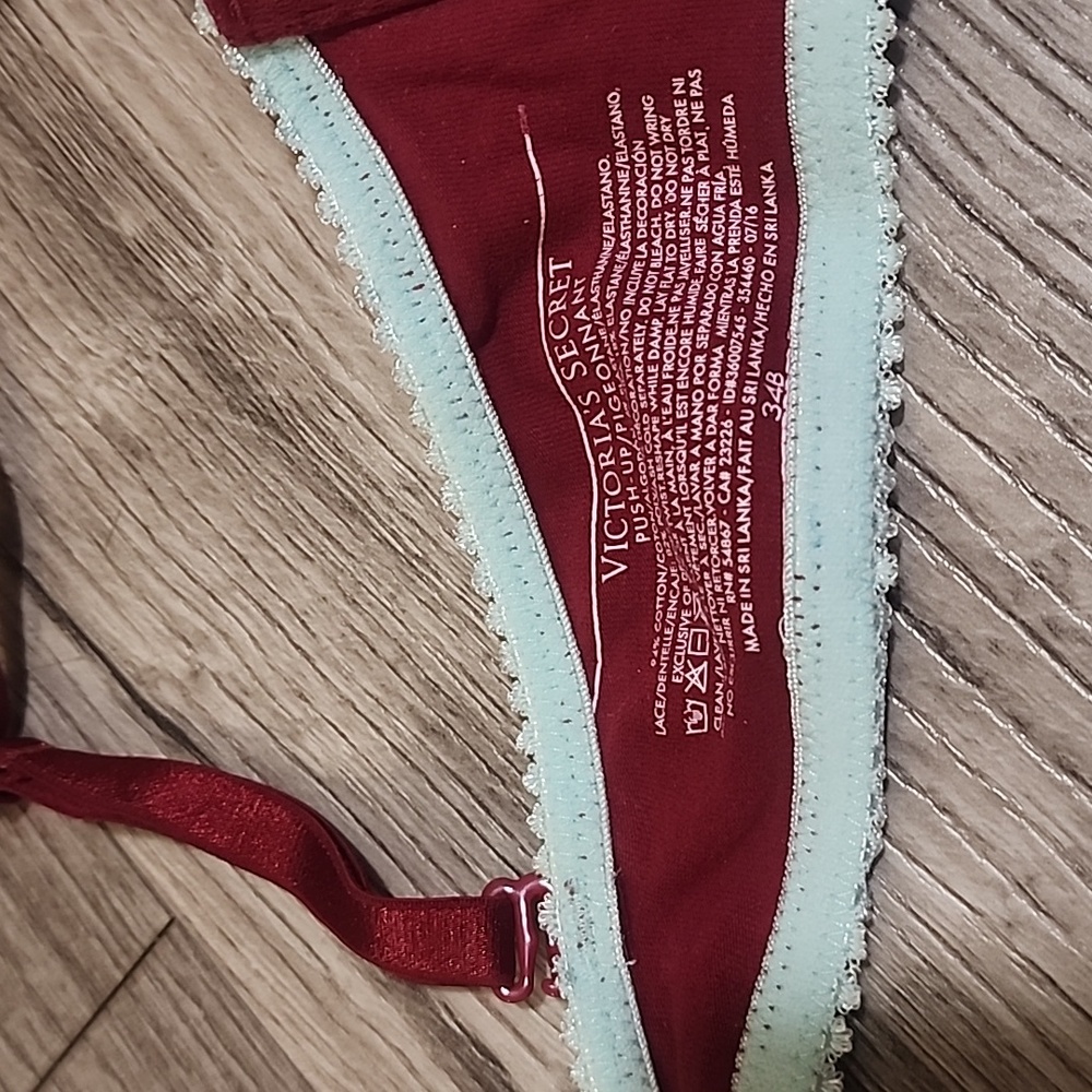 Set Of 5 Panties And Assorted Push Up Bra Victori… - image 8